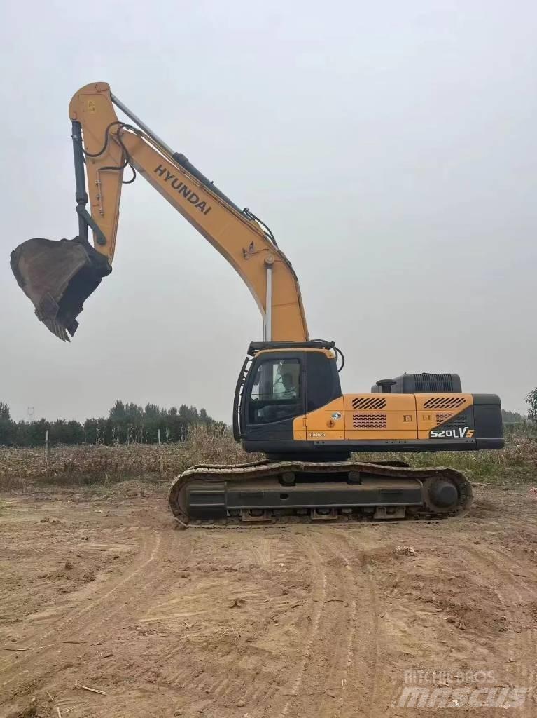 Hyundai Robex 520 VS Escavadoras de rastos