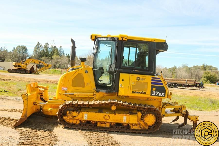 Komatsu D 37 EX Dozers - Tratores rastos