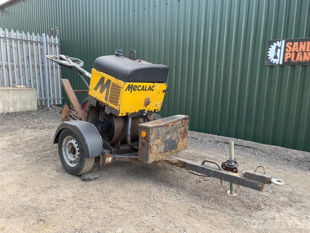 Mecalac MBR 71 Cilindros Compactadores monocilíndricos
