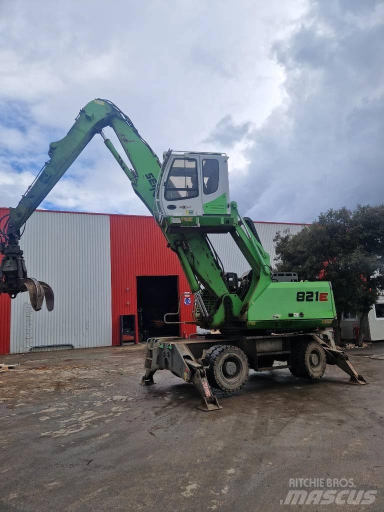 Sennebogen 821 E Escavadoras de rodas