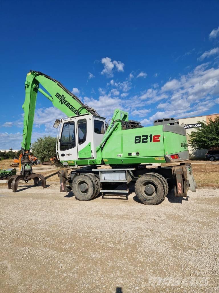Sennebogen 821 E Escavadoras de rodas