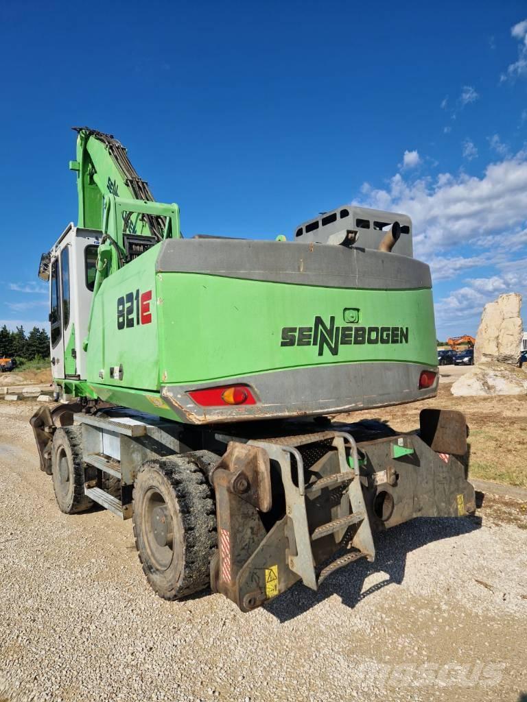 Sennebogen 821 E Escavadoras de rodas