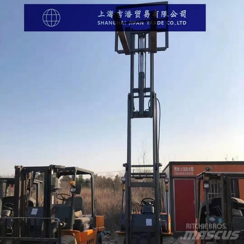TCM 30 Empilhadores Diesel