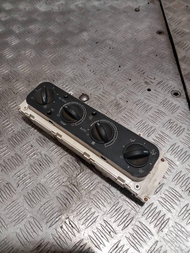 MAN TGM  81619906068 Cabines e interior