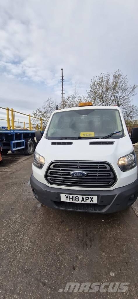 Ford Transit 350 Pick up de caixa aberta