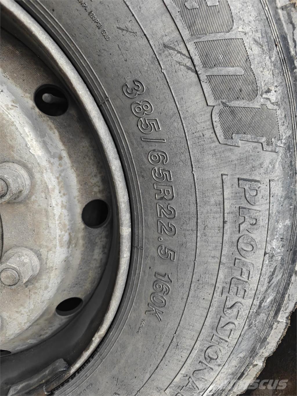 Sisu E11M Camiões basculantes