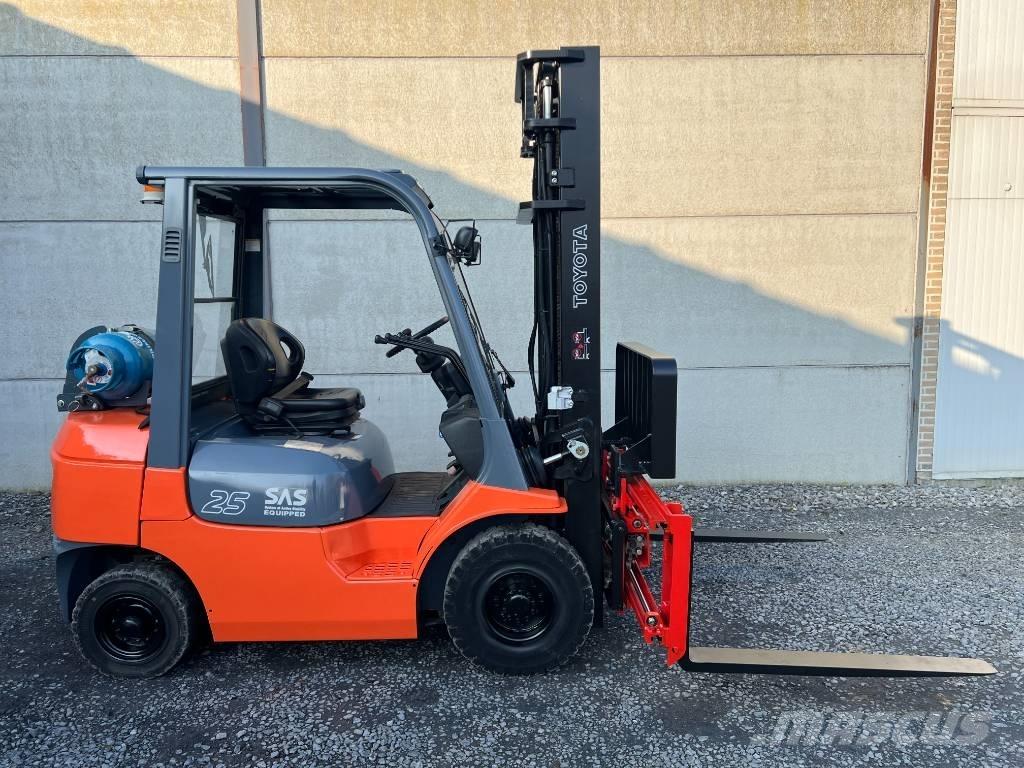 Toyota 42-7 FGF 25 Empilhadores a gás