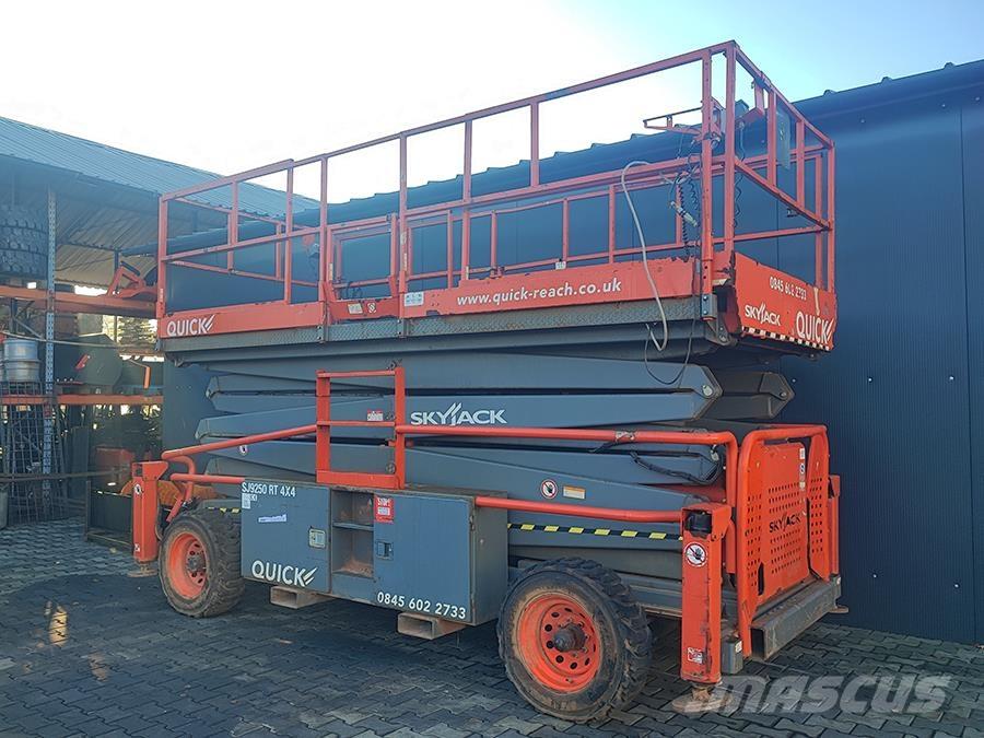 SkyJack SJ 9250 Elevadores de tesoura