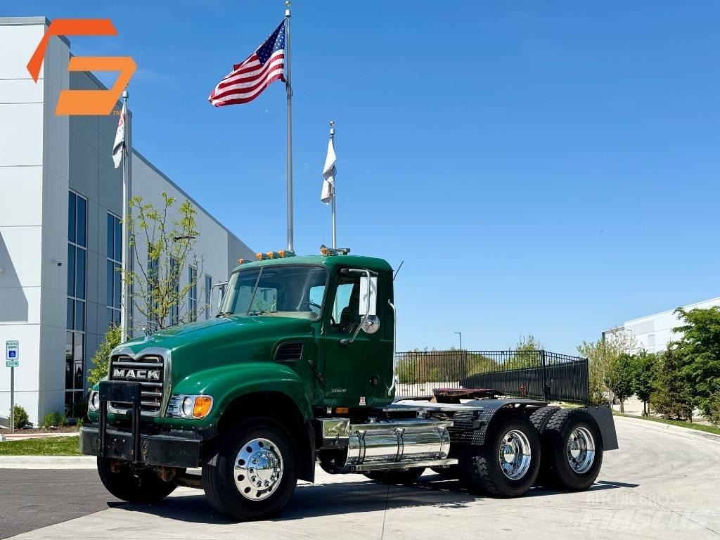 Mack Granite CV713 Tractores (camiões)