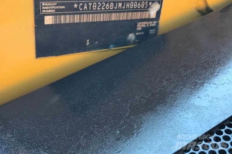 CAT 226B Outros Camiões