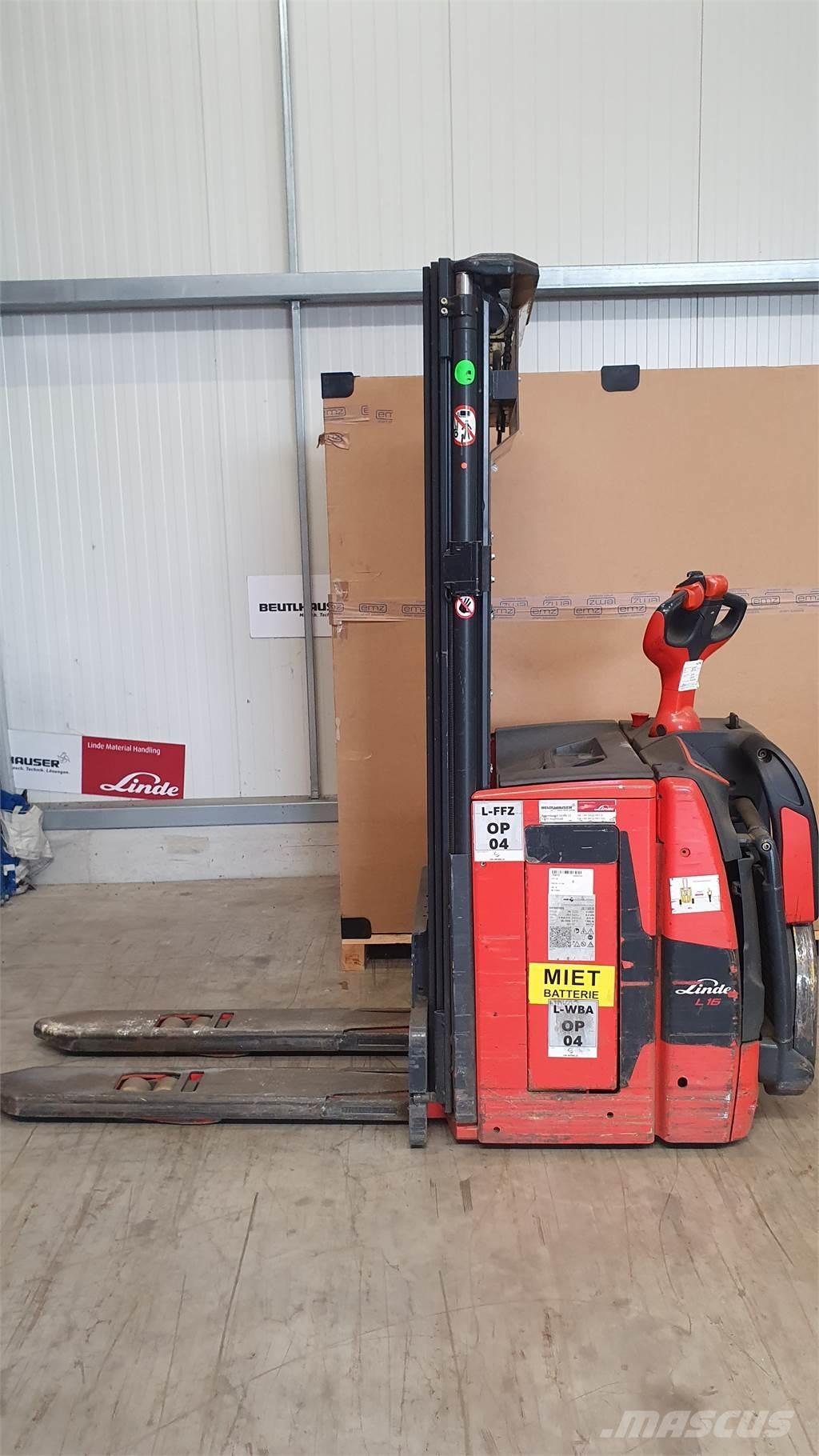 Linde L16AP Empilhador para operador externo