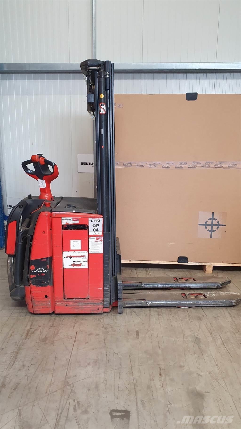 Linde L16AP Empilhador para operador externo