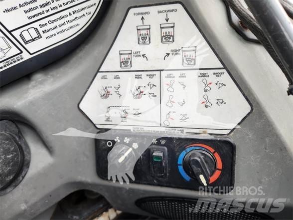 Bobcat T590 Carregadoras de direcção deslizante