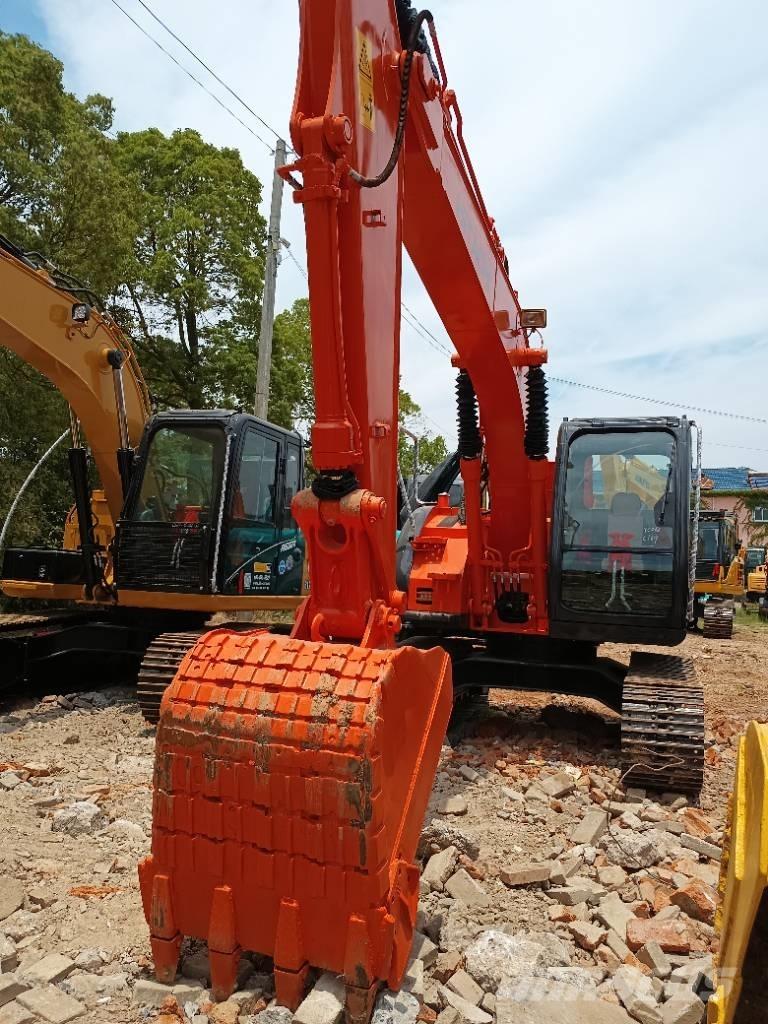 Hitachi ZX 135 Escavadoras de rastos