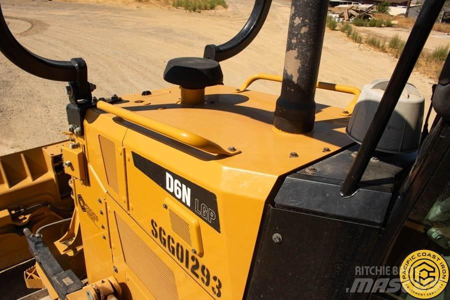 CAT D 6 N LGP Dozers - Tratores rastos
