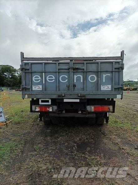Iveco Trakker 410 Camiões grua