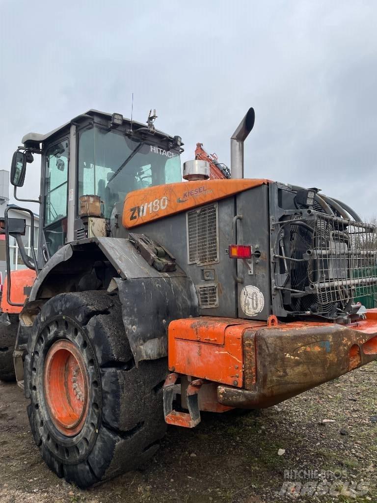 Hitachi ZW 180-5 Pás carregadoras de rodas