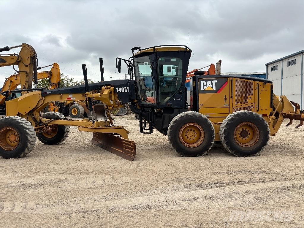 CAT 140M Motoniveladoras