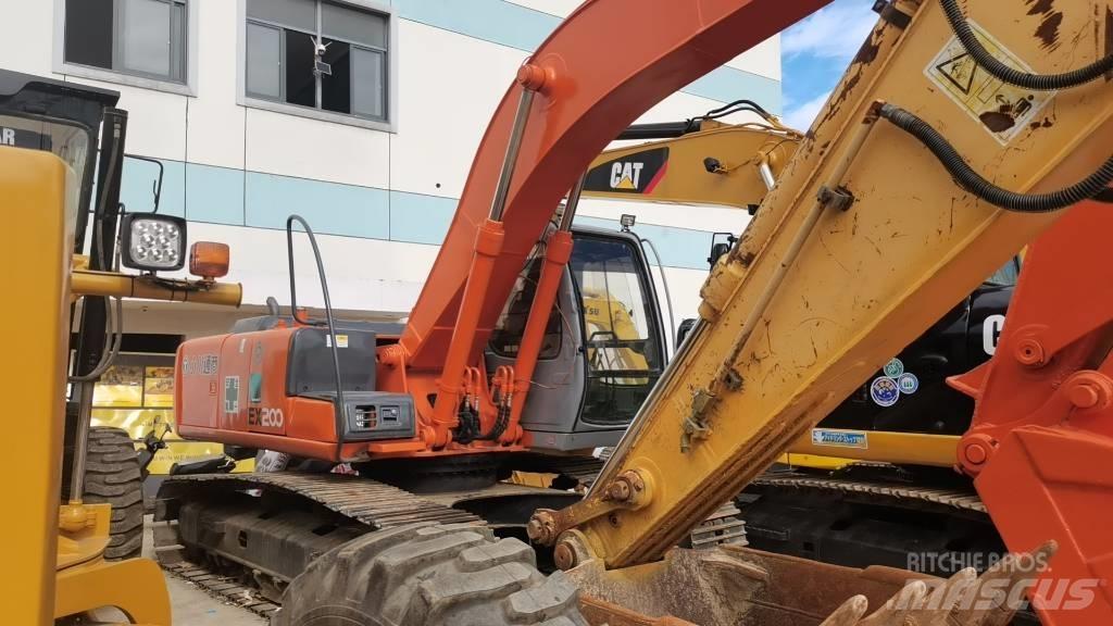 Hitachi EX 200-5 Escavadoras de rastos