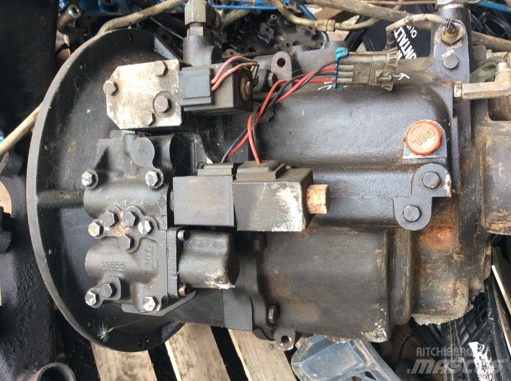 Komatsu WB 93 R-2 Transmissão