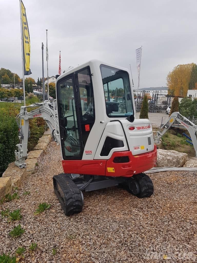 Takeuchi TB225 Mini Escavadoras <7t