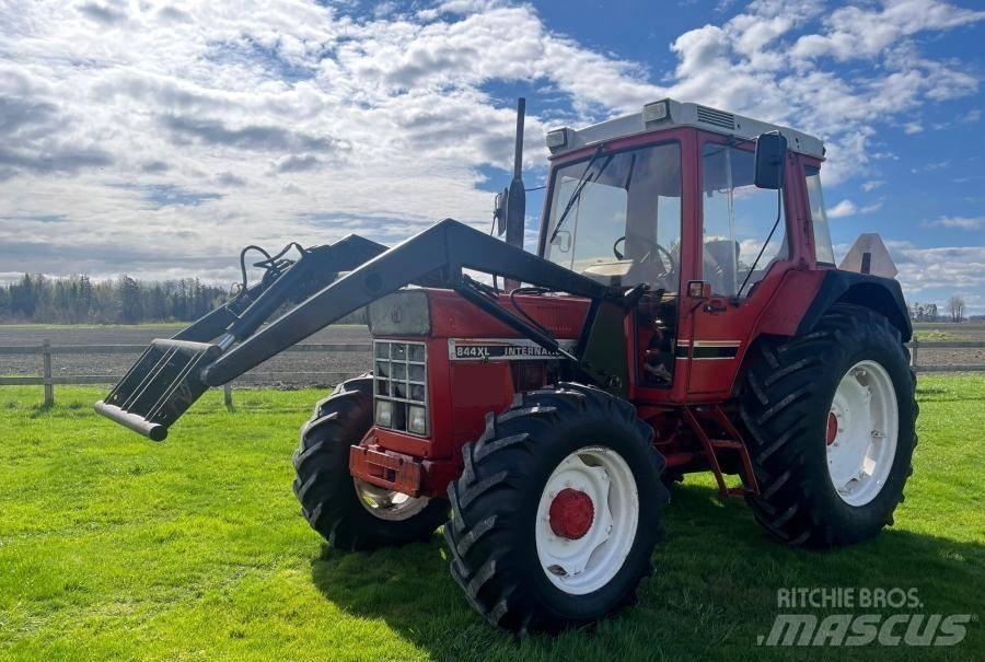 Case IH 844 XL Tratores Agrícolas usados