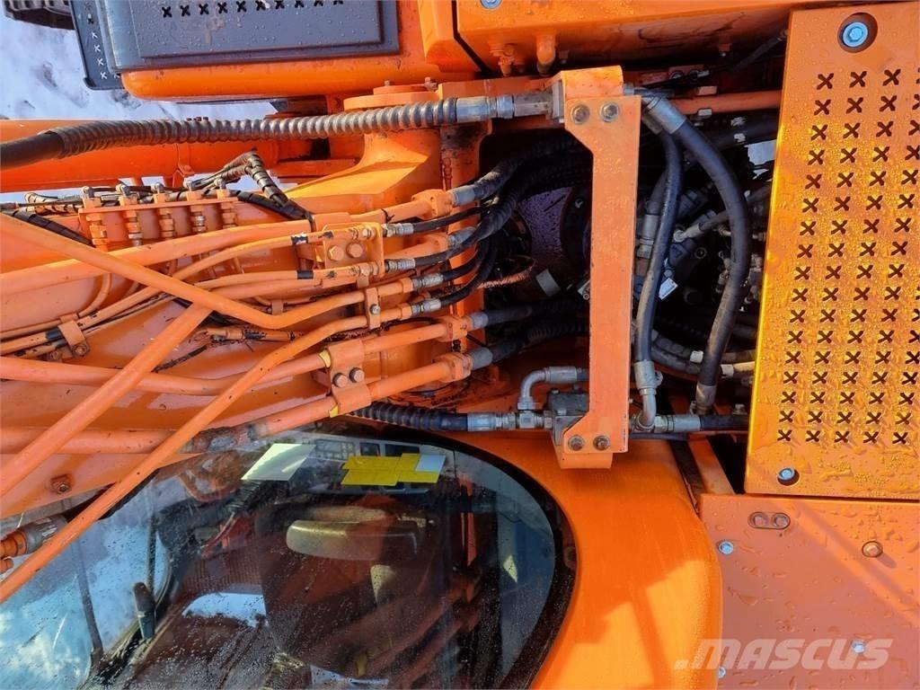 Doosan DX 225 LC Escavadoras de rastos