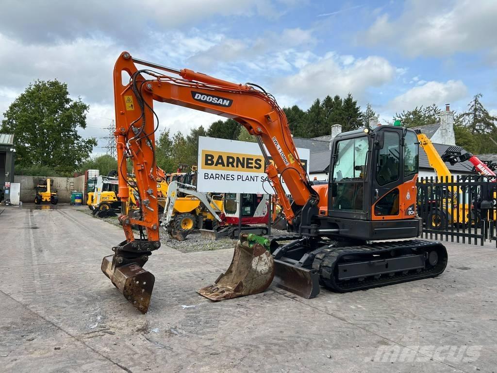 Doosan DX 80 R Escavadoras Midi 7t - 12t