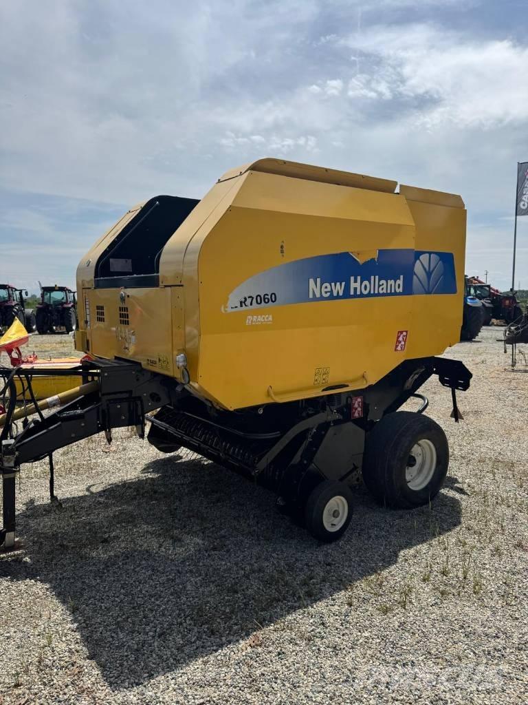 New Holland BR 7060 Enfardadeira de rolos