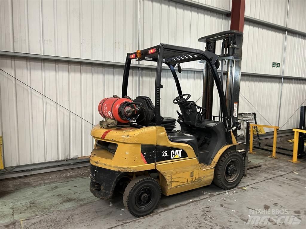 CAT GP25N Empilhadores a gás