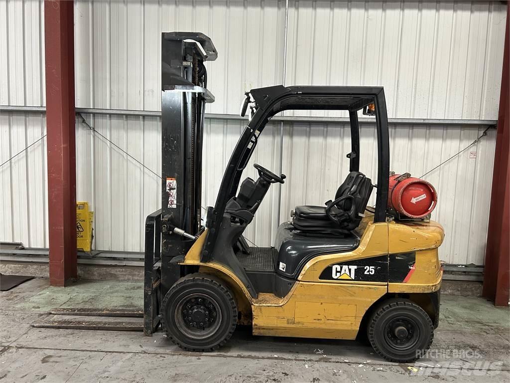 CAT GP25N Empilhadores a gás