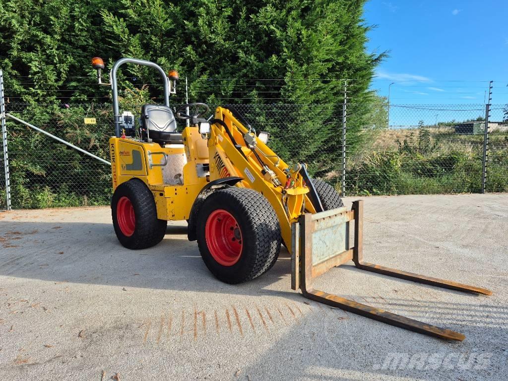 Knikmops KM 130 Pás carregadoras de rodas