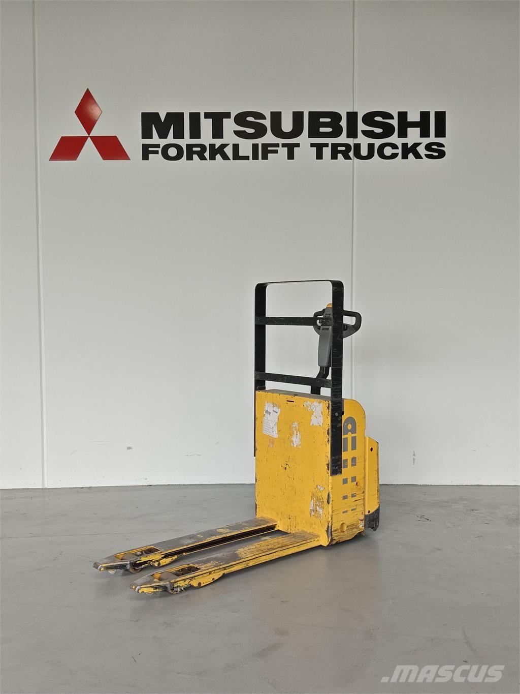 Atlet PLL180 Empilhador para operador externo