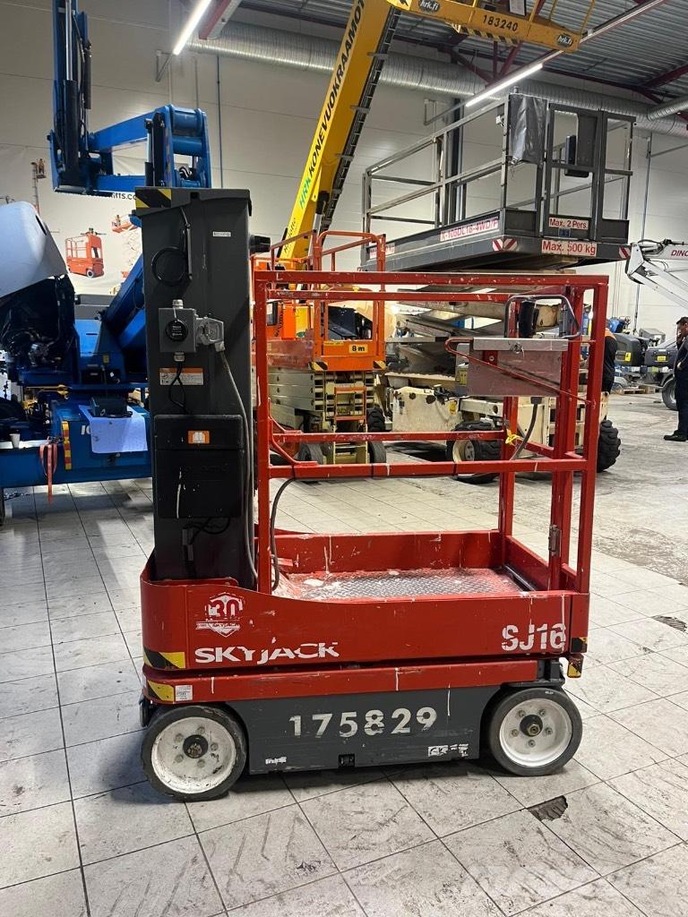 SkyJack SJ 16 Elevadores de tesoura