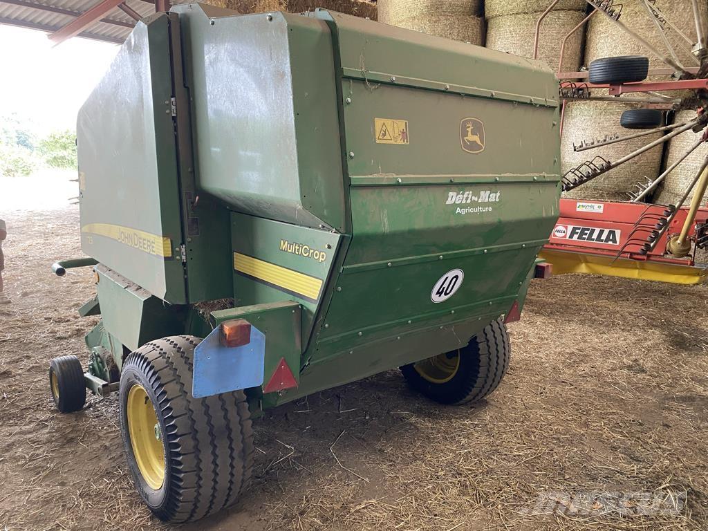 John Deere 623 Enfardadeira de rolos