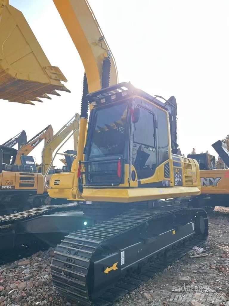 Komatsu 240 LC-8 Escavadoras de rastos