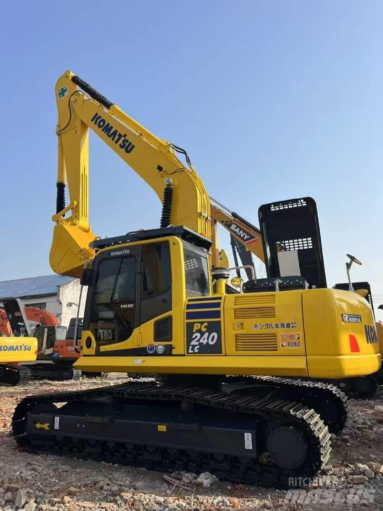 Komatsu 240 LC-8 Escavadoras de rastos