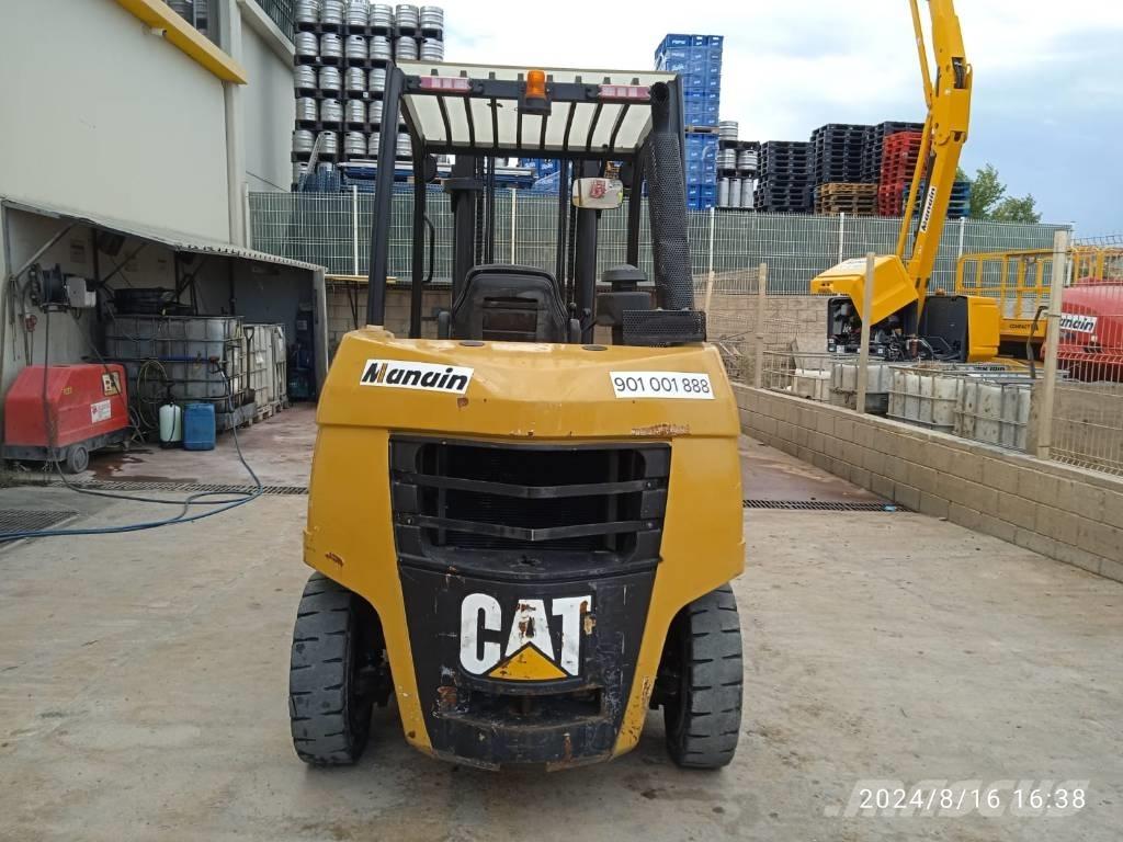 CAT DP 40 Empilhadores Diesel