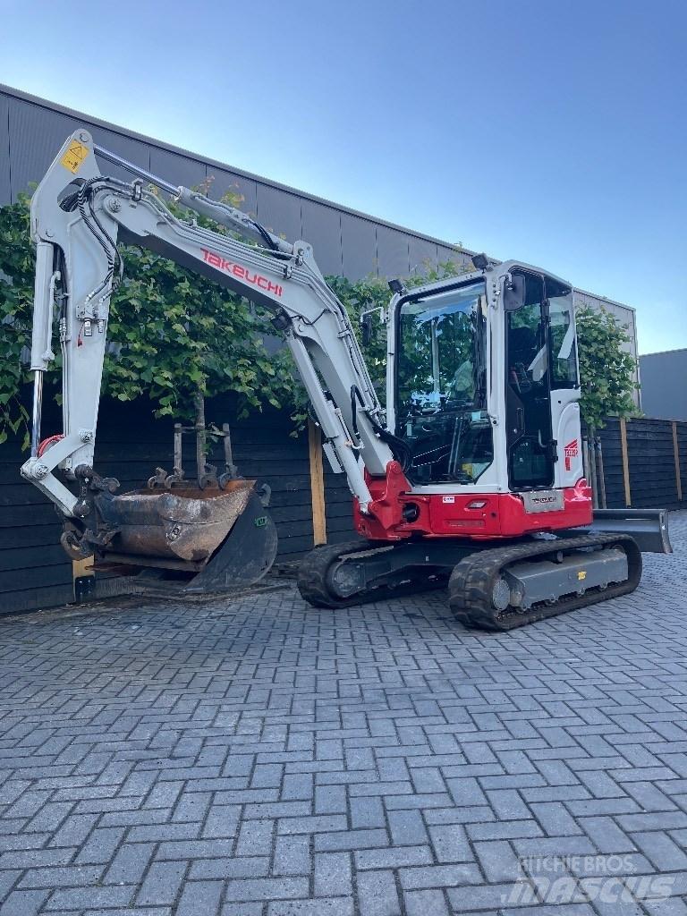 Takeuchi TB 335 R Mini Escavadoras <7t