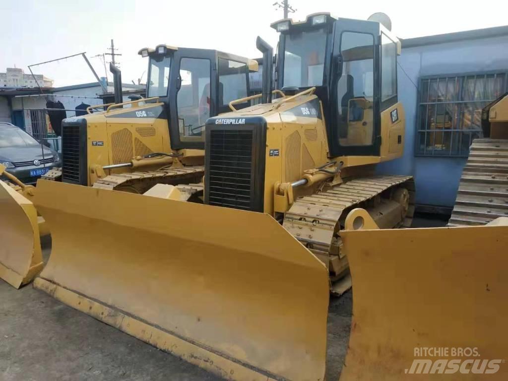 CAT D5M Dozers - Tratores rastos