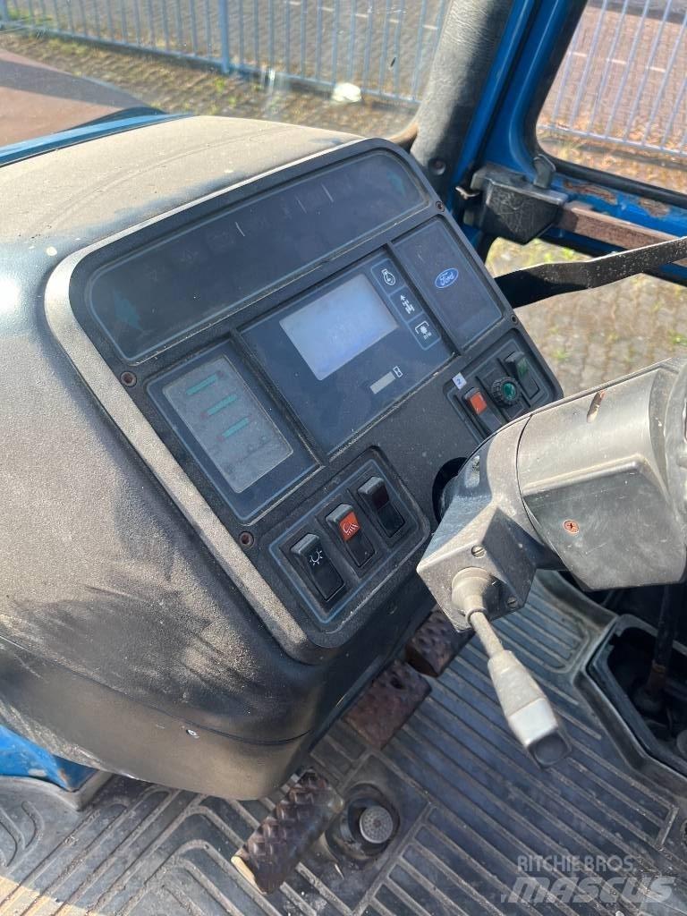 Ford 8210 III Tratores Agrícolas usados