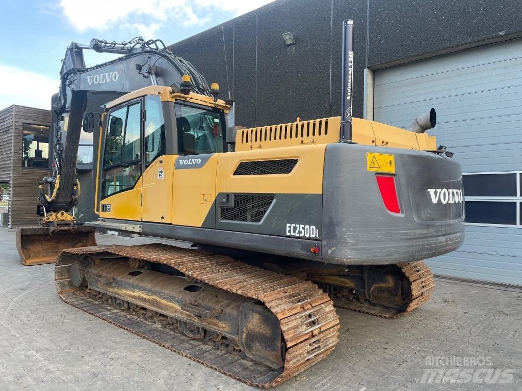 Volvo EC250DL Escavadoras de rastos