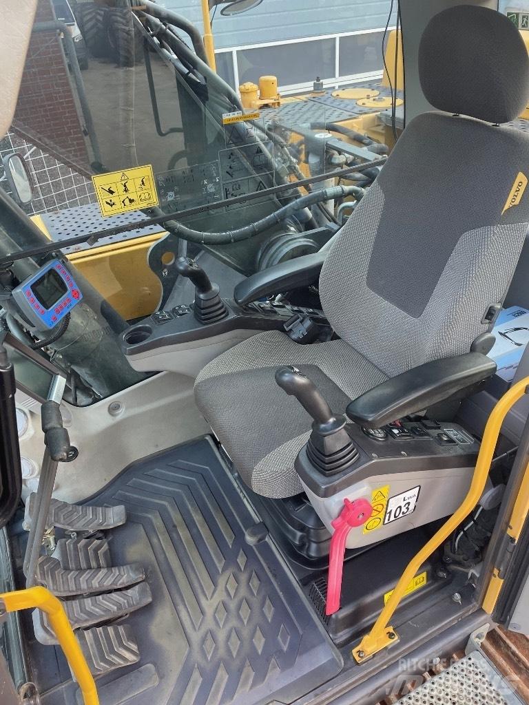 Volvo EC250DL Escavadoras de rastos