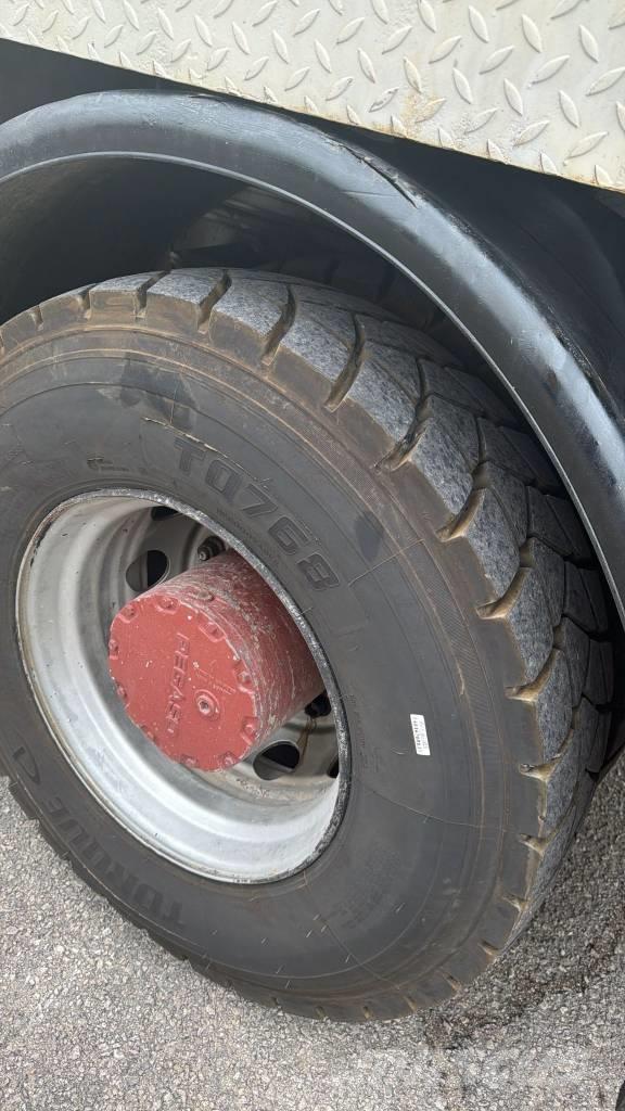  BOMBA HORMIGON Camiões bomba Betão