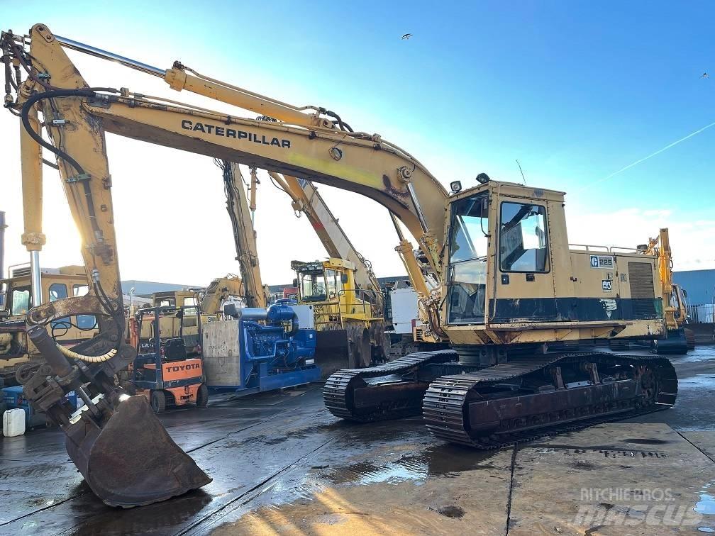 CAT 225 Escavadoras de rastos