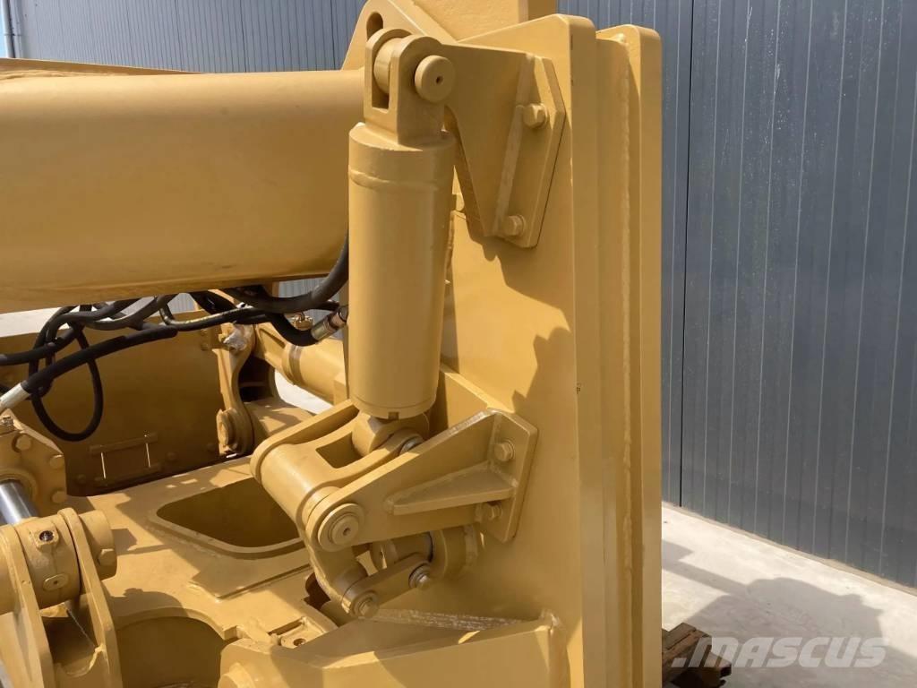 CAT D8R Escarificadores