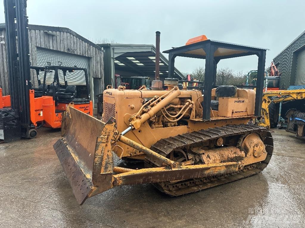 CAT D 4 D Dozers - Tratores rastos