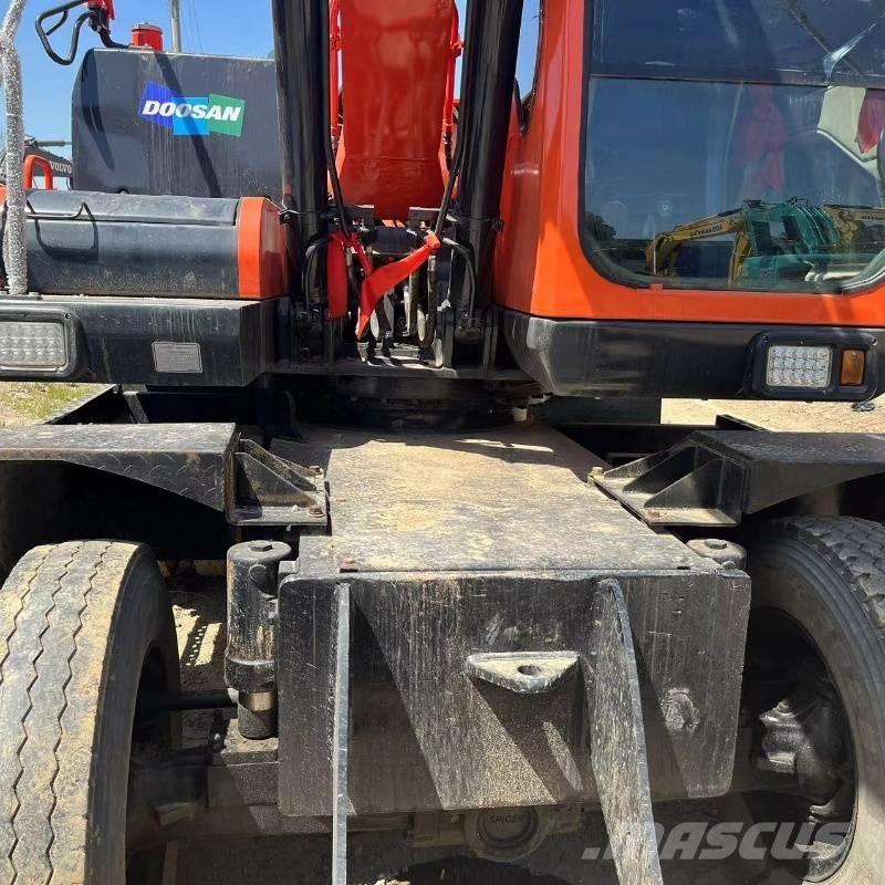 Doosan DX150W Escavadoras de rodas