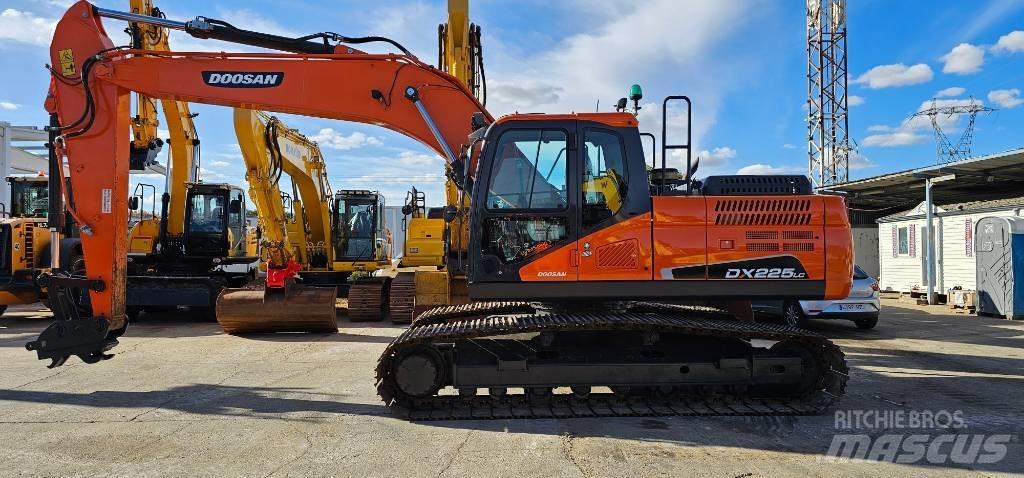 Doosan DX 225 Escavadoras de rastos