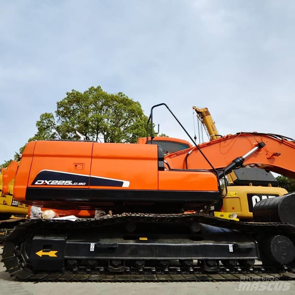 Doosan DX 225 LC Escavadoras de rastos